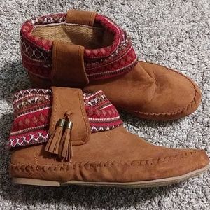 Women's mocassin boots
